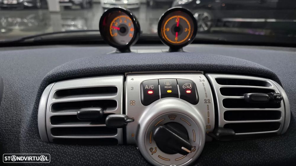 Smart ForTwo Coupé 1.0 mhd Pulse 71 Softouch - 13