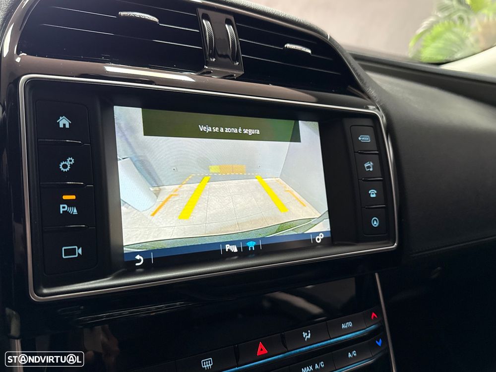 Jaguar XE 2.0 D Portfolio Aut. - 5