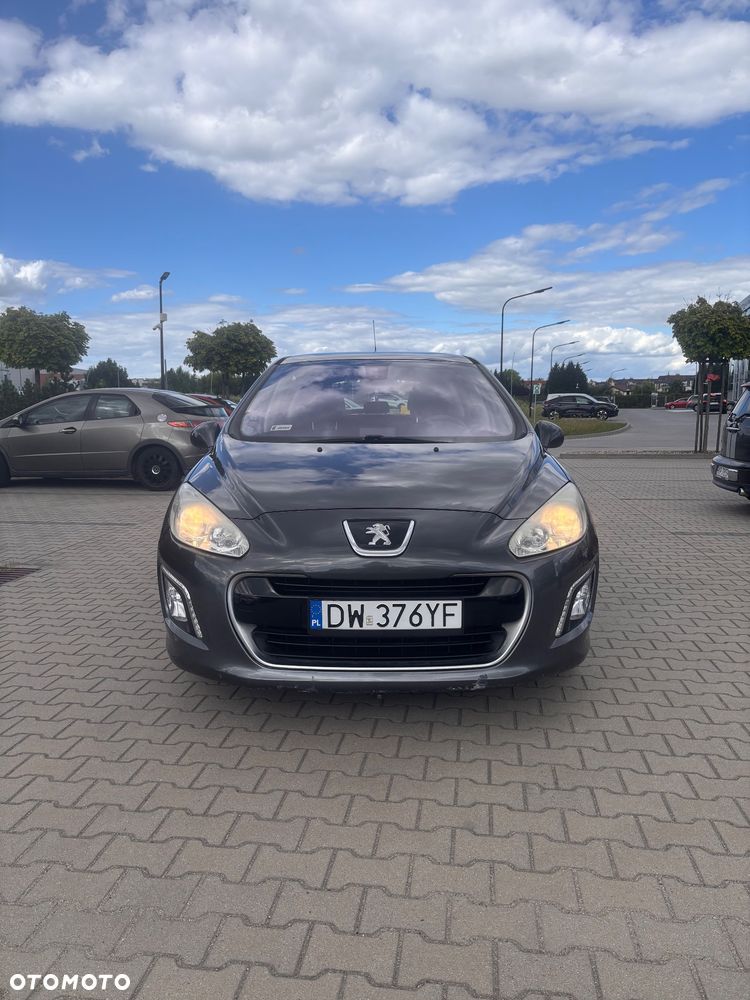 Peugeot 308 - 1
