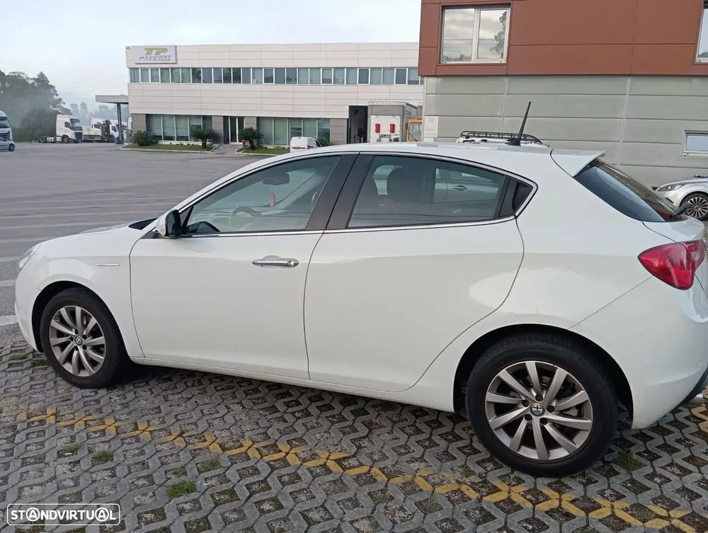 Alfa Romeo Giulietta 1.6 JTDM 16V B-Tech - 5