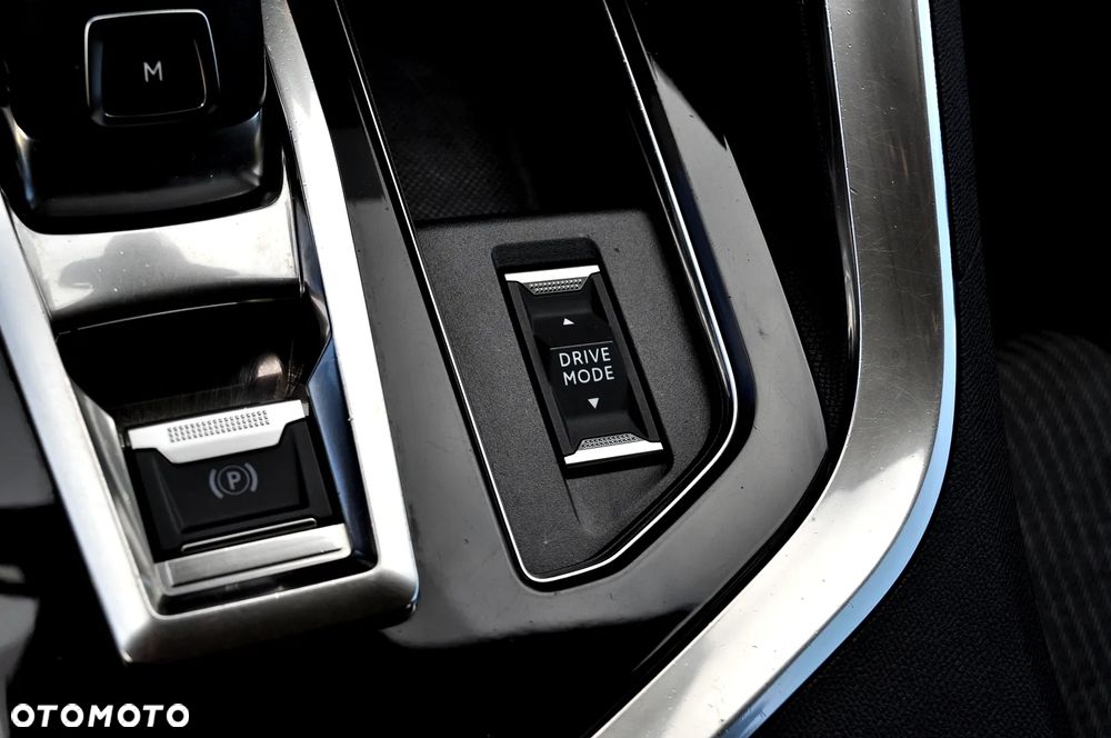 Peugeot 3008 BlueHDi 130 Stop & Start EAT8 Allure Business-Paket - 29