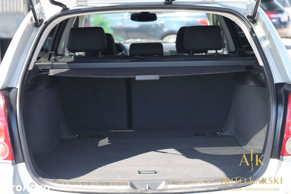 Toyota Avensis - 17