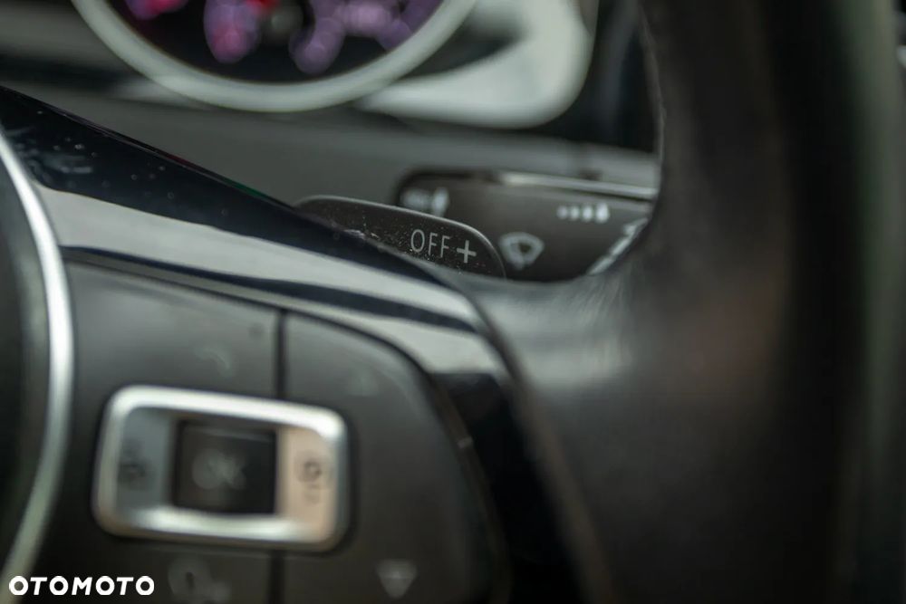 Volkswagen Golf Variant 2.0 TDI SCR DSG Highline - 30