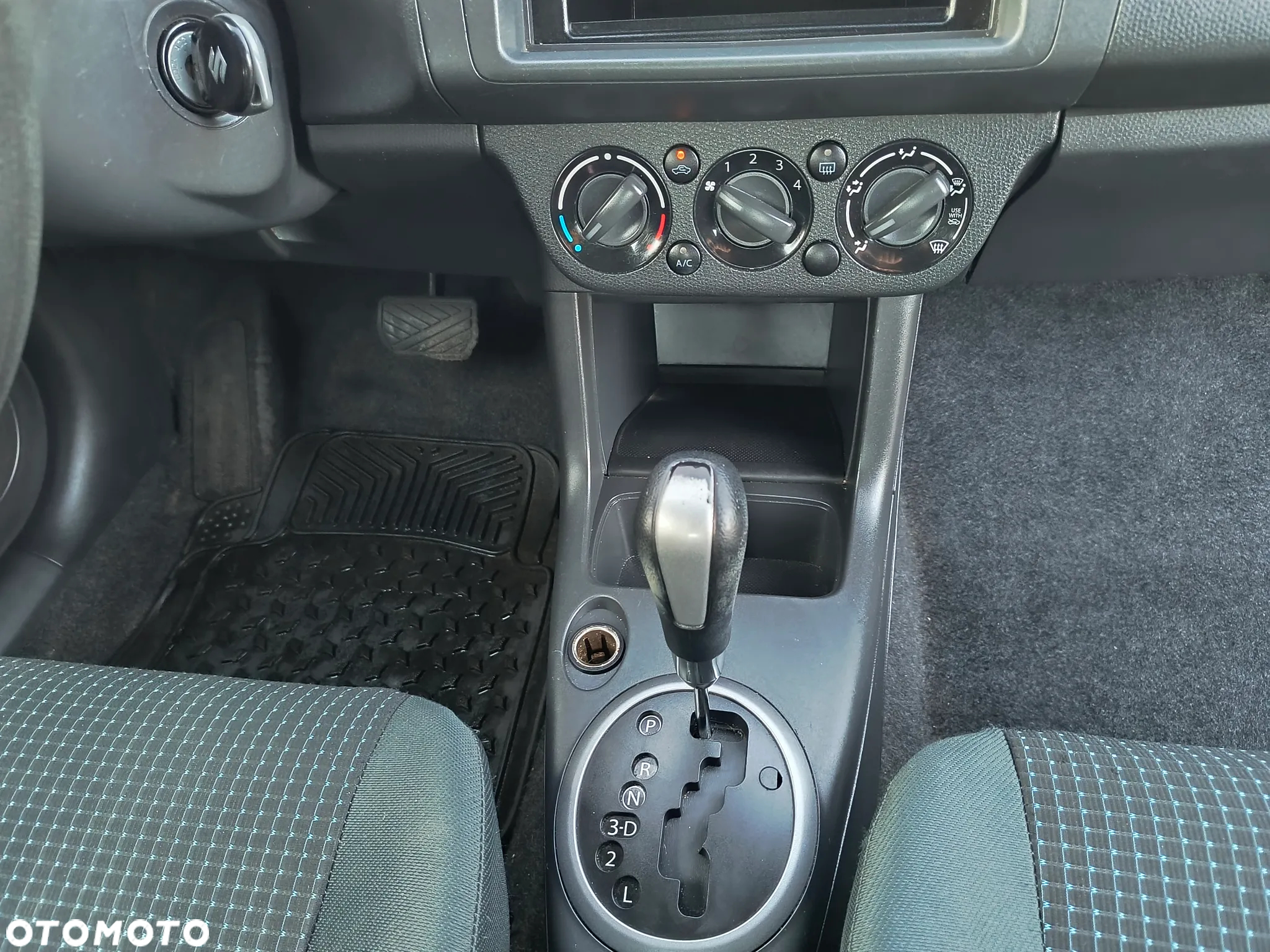 Suzuki Swift - 12