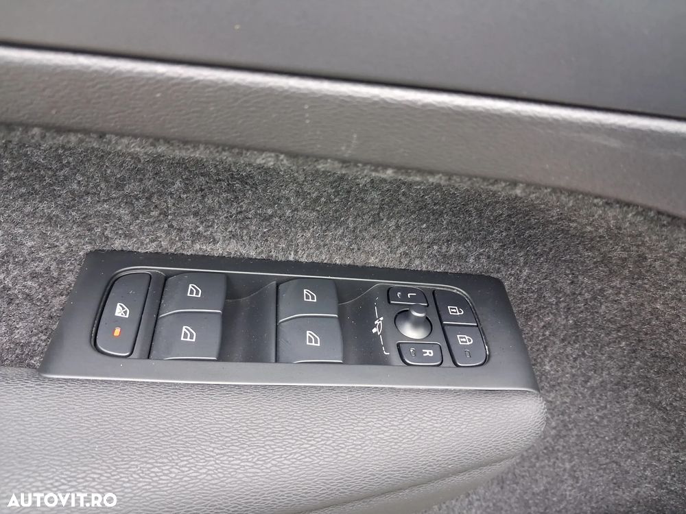 Volvo XC 40 Recharge T5 Twin Engine AT7 Inscription Expression - 10