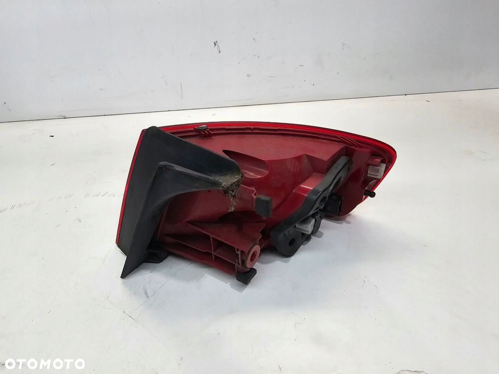 LAMPA LEWY TYŁ W BŁOTNIK AUDI A4 B8 8K5945095K LED - 7