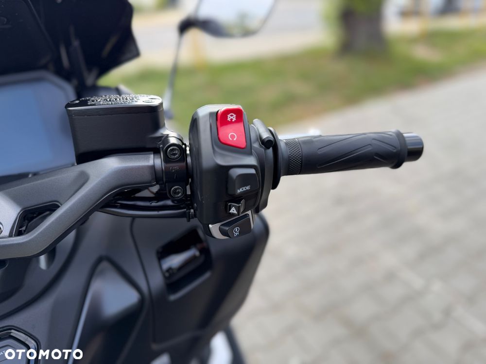 Yamaha Tmax - 11
