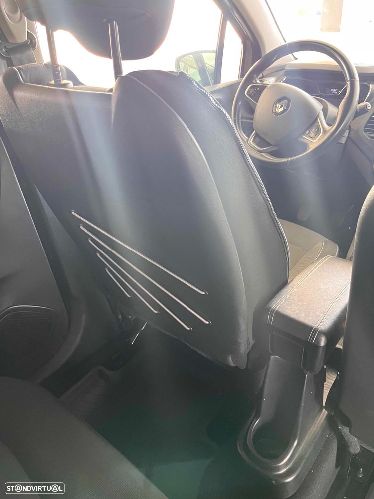 Renault Captur 1.5 dCi - 13