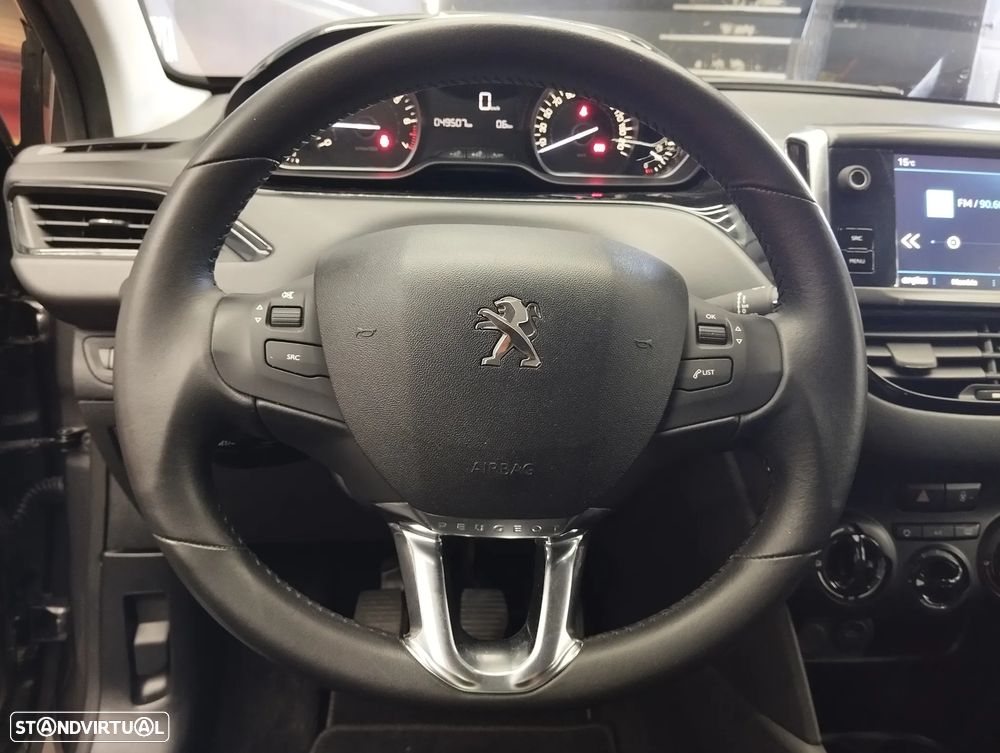 Peugeot 208 1.2 PureTech Signature - 19
