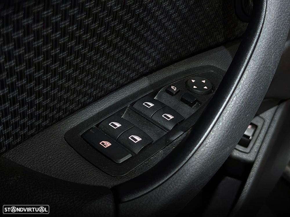 BMW X1 16 d sDrive Advantage Auto - 28