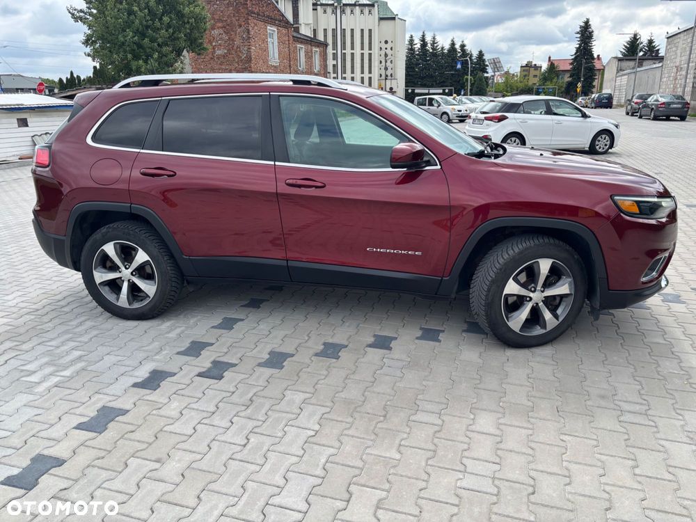 Jeep Cherokee - 4