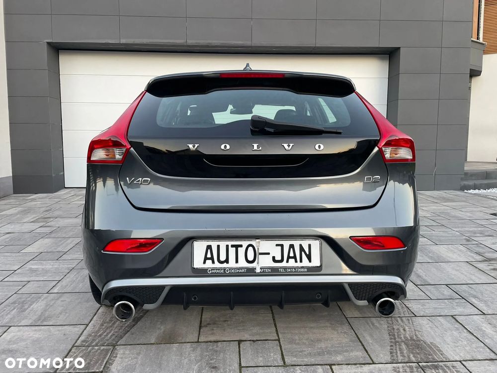 Volvo V40 D2 R Design - 6