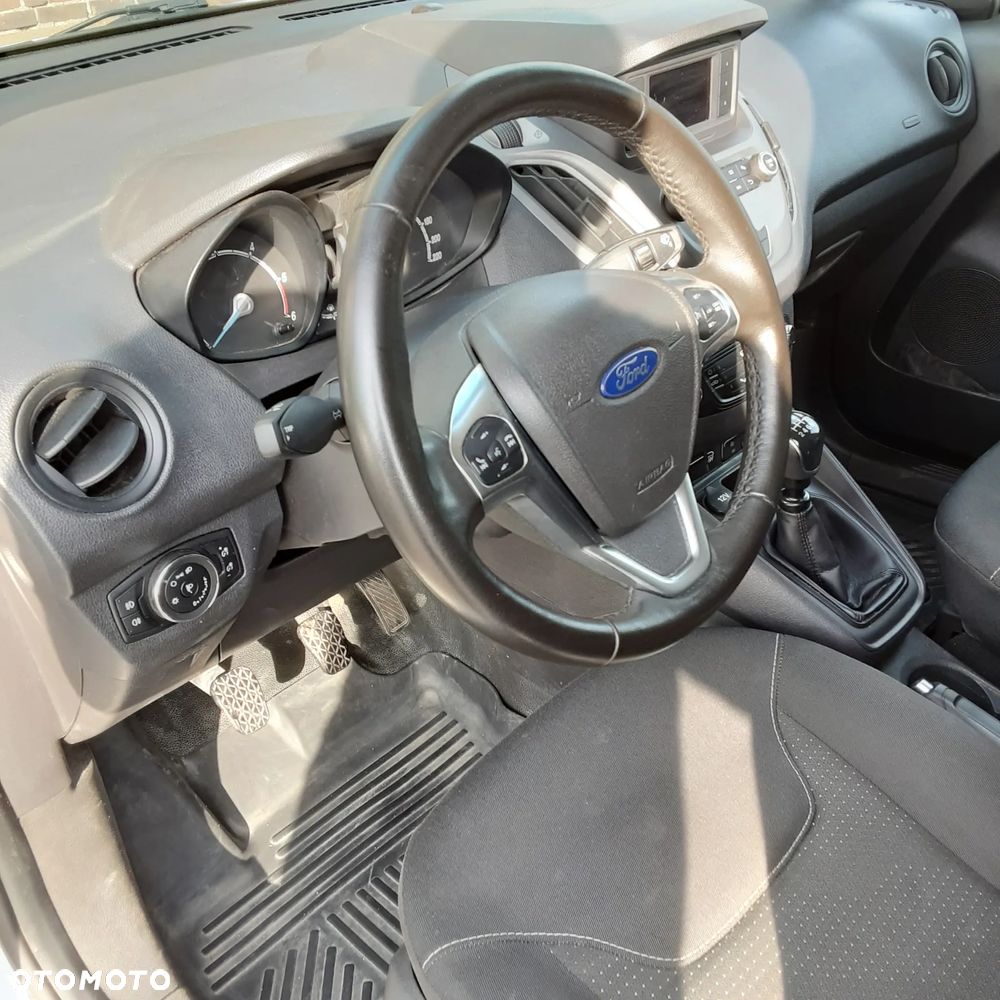 Ford Transit courier - 17