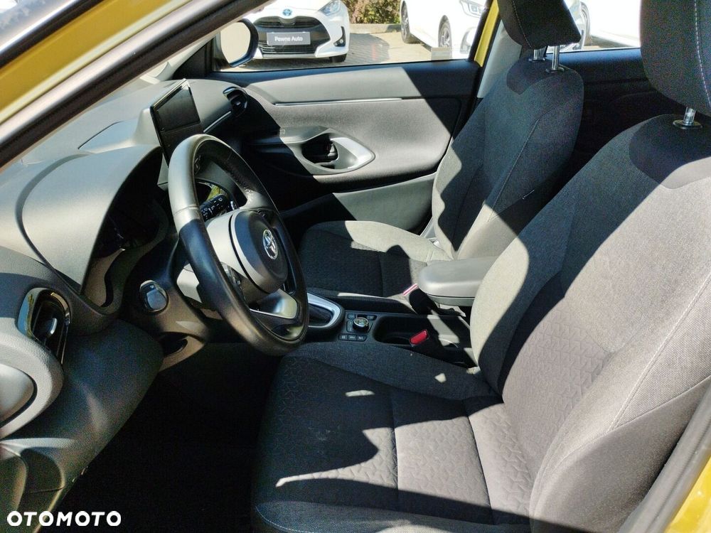 Toyota Yaris Cross Hybrid 1.5 Comfort 4x4 - 11