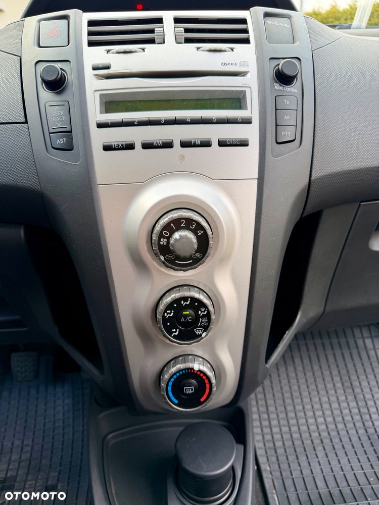 Toyota Yaris 1.3 Luna - 11