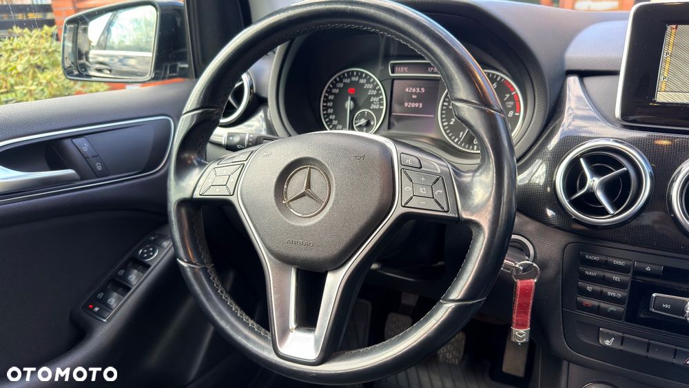 Mercedes-Benz Klasa B 180 BlueEFFICIENCY Edition Style - 26