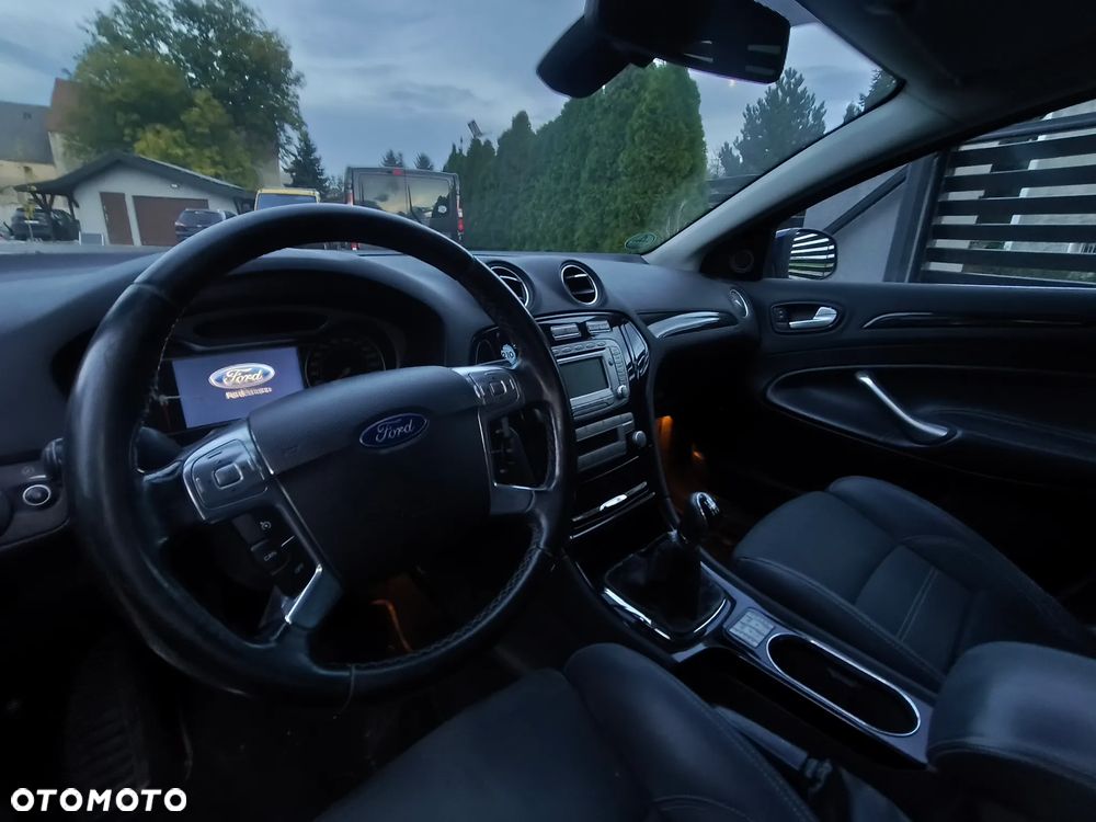 Ford Mondeo 2.0 Platinium X Plus (Titanium) - 25