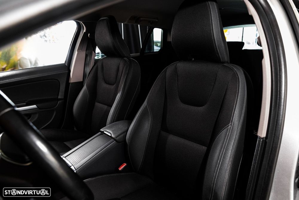 Volvo V60 2.0 D4 Summum - 19