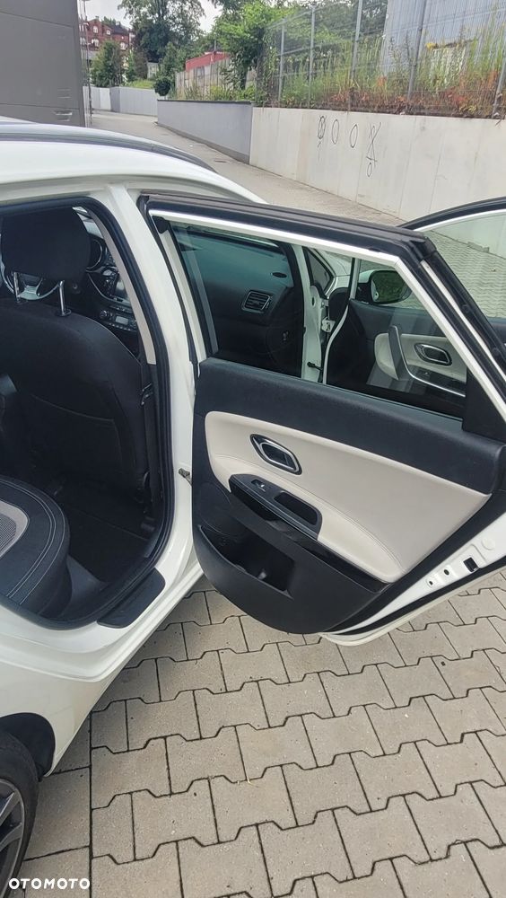 Kia Ceed - 24