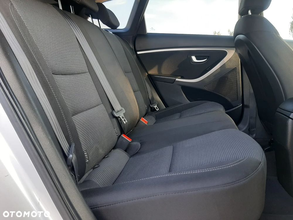 Hyundai i30 1.6 GDI Style - 22
