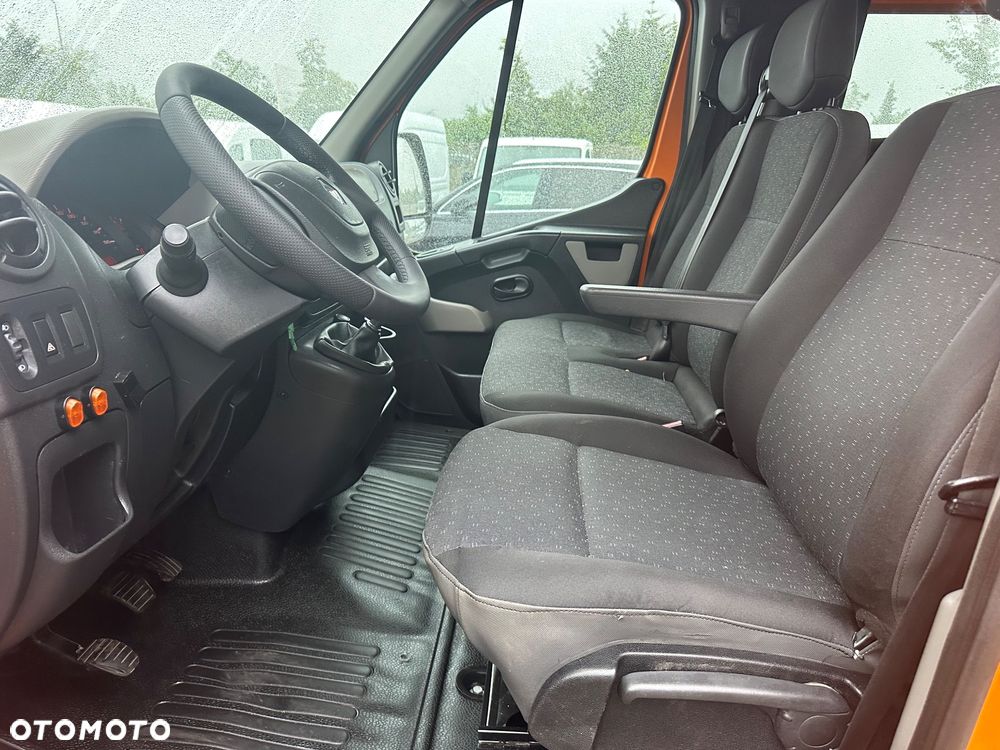Renault Master 2,3 125ps 2013/14r L2H2 klima hak 2500kg - 29