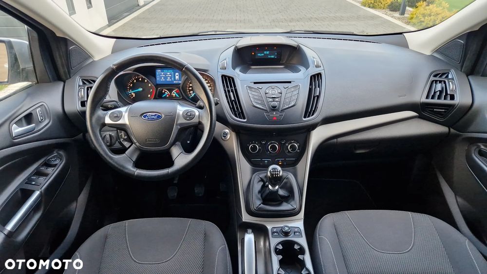 Ford Kuga 1.6 EcoBoost 2x4 Titanium - 6
