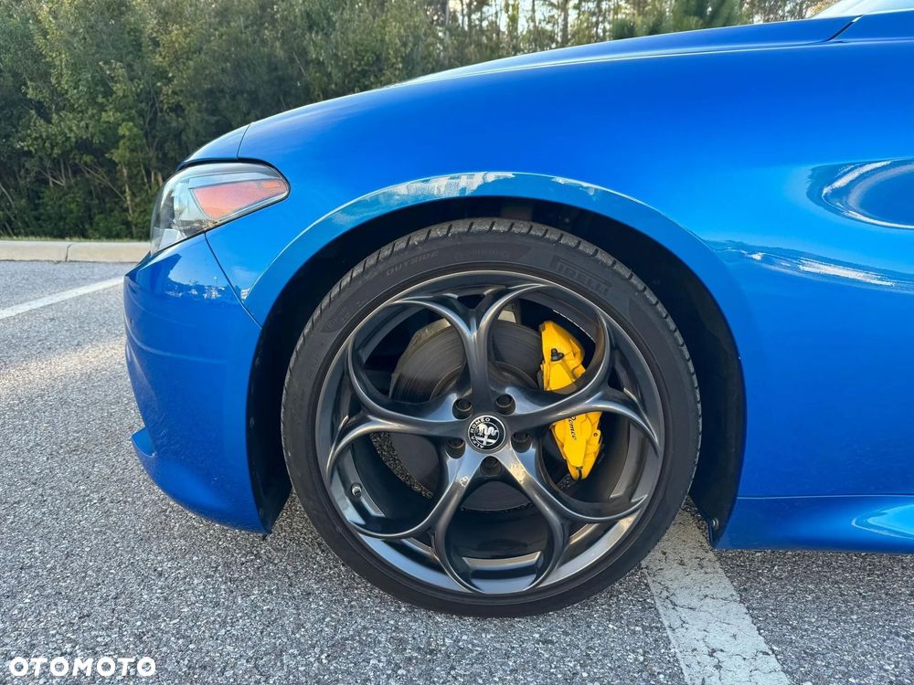 Alfa Romeo Giulia 2.0 Turbo 16V AT8-Q4 Veloce Ti - 12