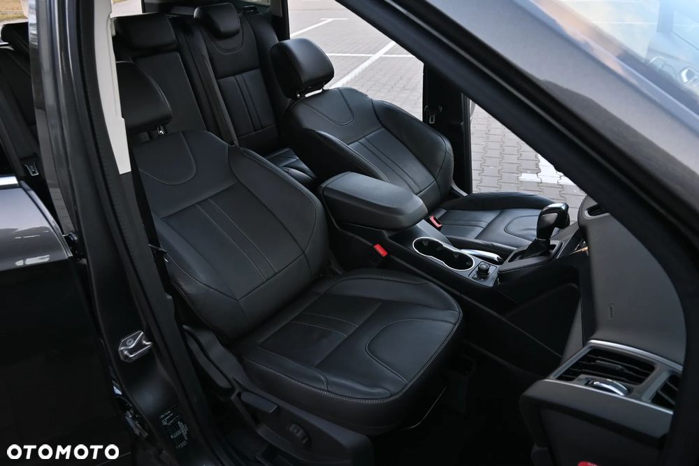 Ford Kuga 2.0 TDCi 4x4 Titanium - 25