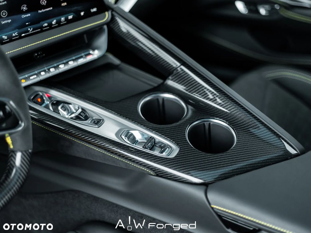 Chevrolet Corvette - 24