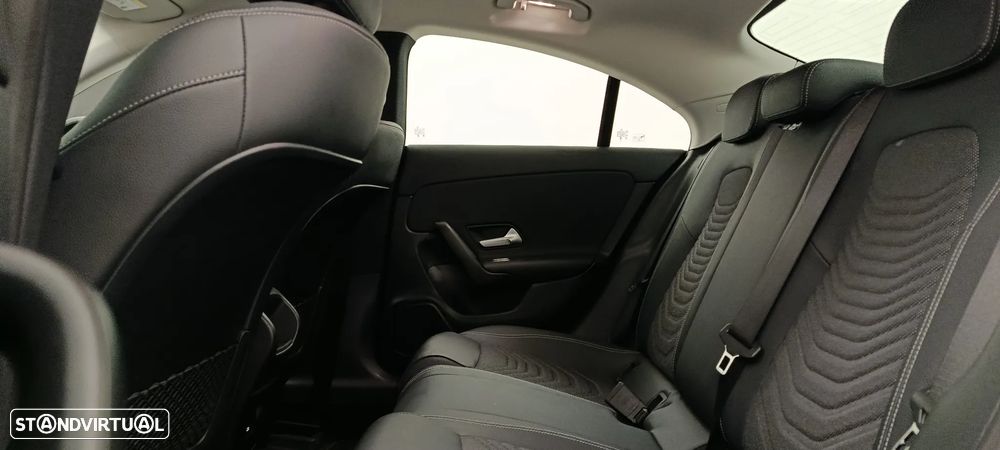 Mercedes-Benz CLA 180 d - 26