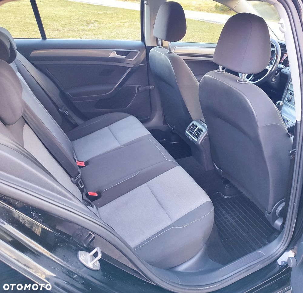 Volkswagen Golf - 30