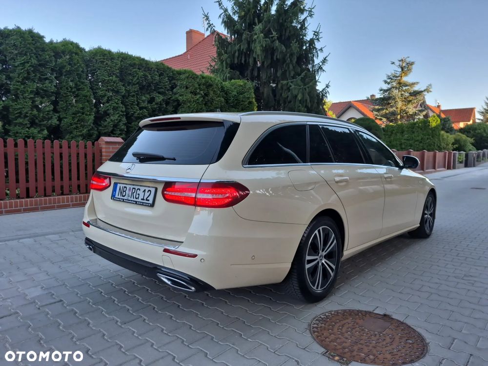 Mercedes-Benz Klasa E 220 d 9G-TRONIC - 3