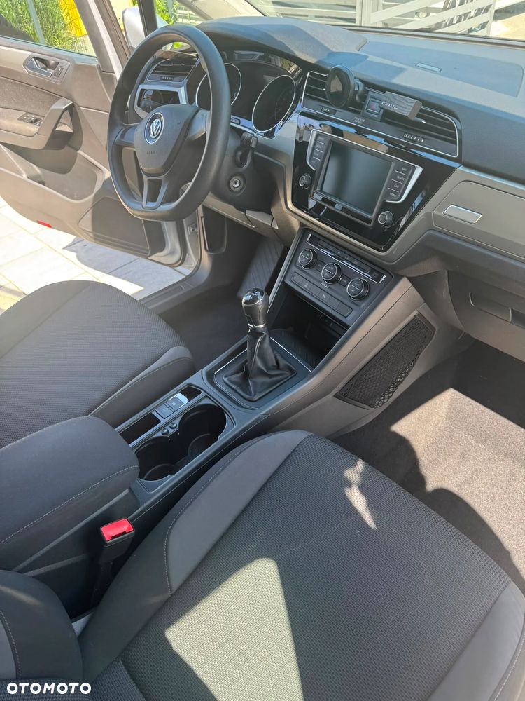 Volkswagen Touran - 9