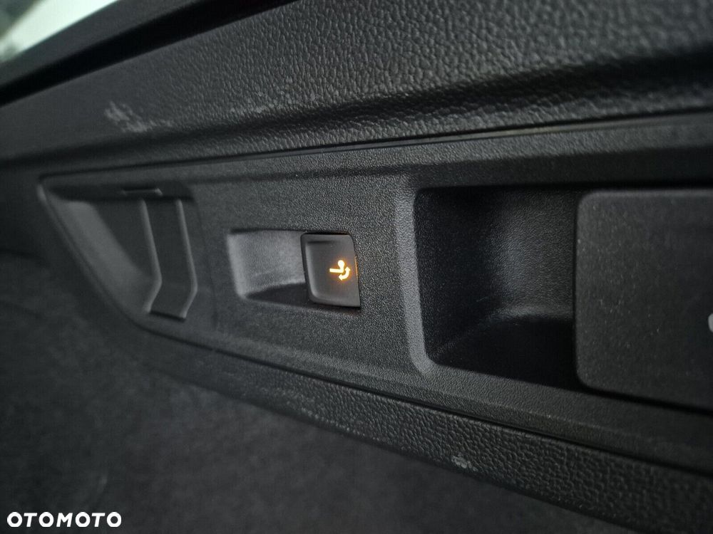 Volkswagen Passat - 31