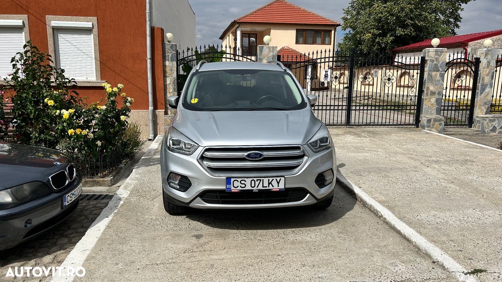Ford Kuga - 1