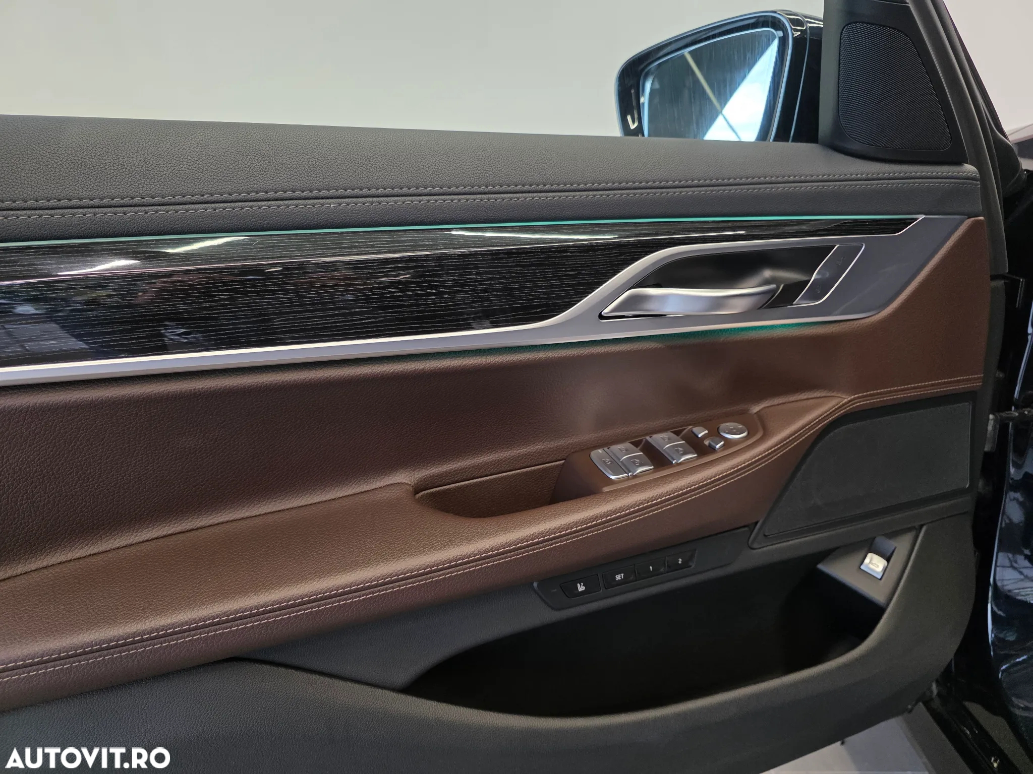 BMW Seria 7 730d xDrive MHEV - 24