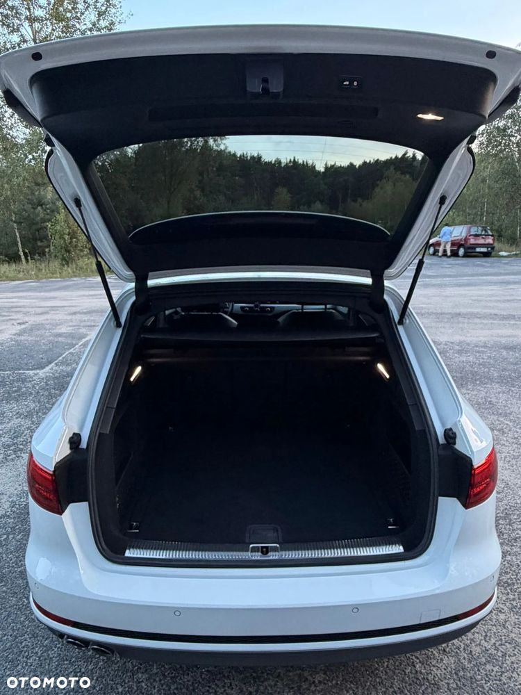 Audi A4 Avant 2.0 TDI S tronic - 9