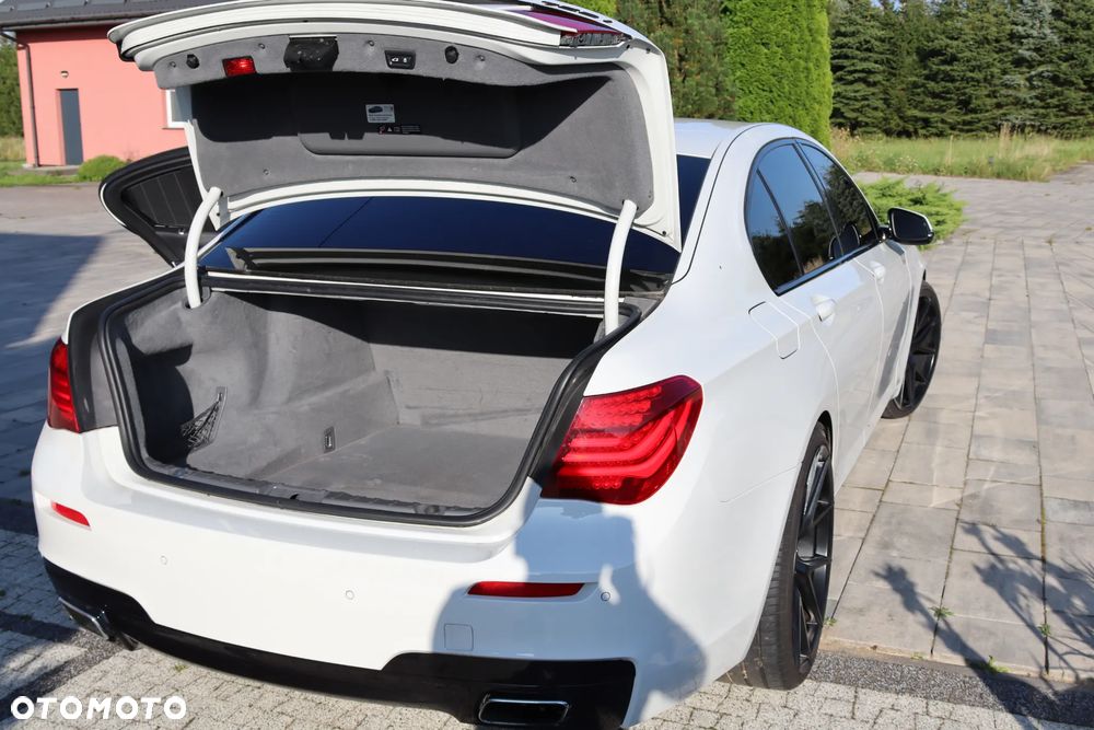 BMW Seria 7 750i - 21