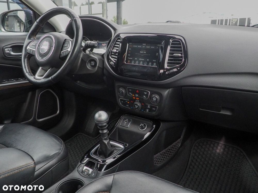 Jeep Compass - 12