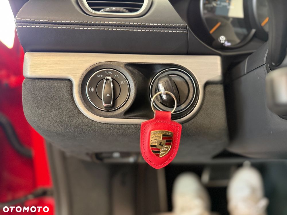 Porsche 718 Cayman - 16