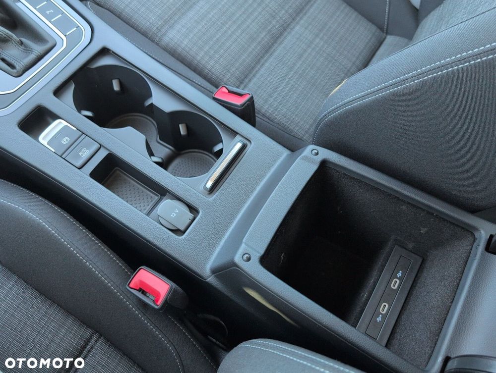 Volkswagen Passat Variant 1.5 TSI EVO Business DSG - 27
