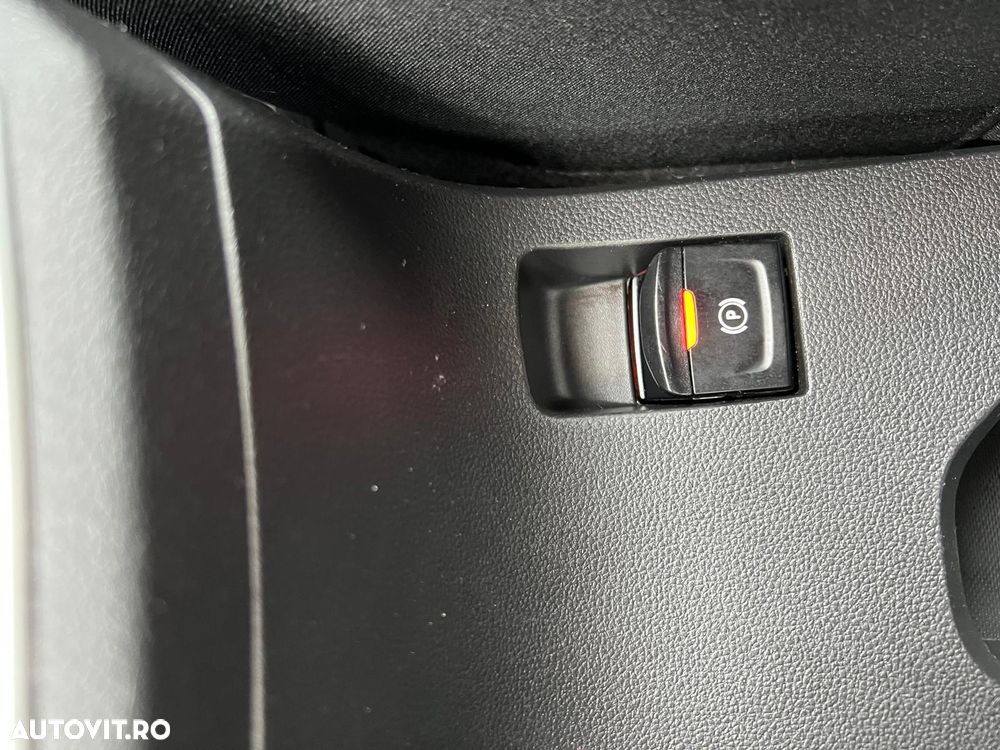 Dacia Logan TCe 90 MT6 Journey - 17