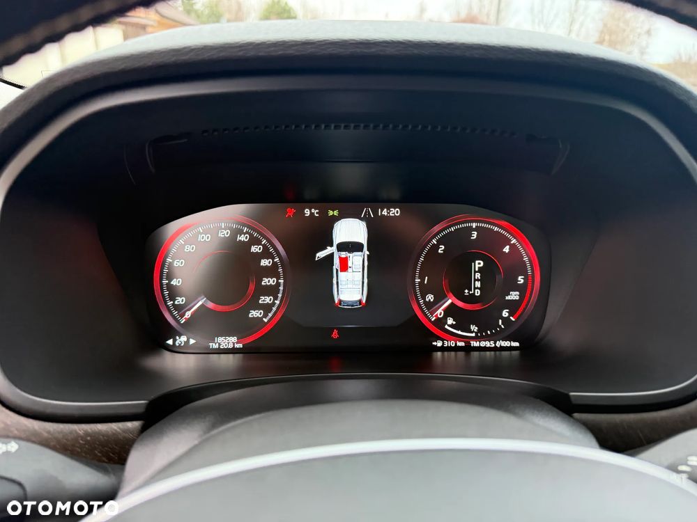 Volvo V90 D5 AWD Geartronic Momentum Pro - 11