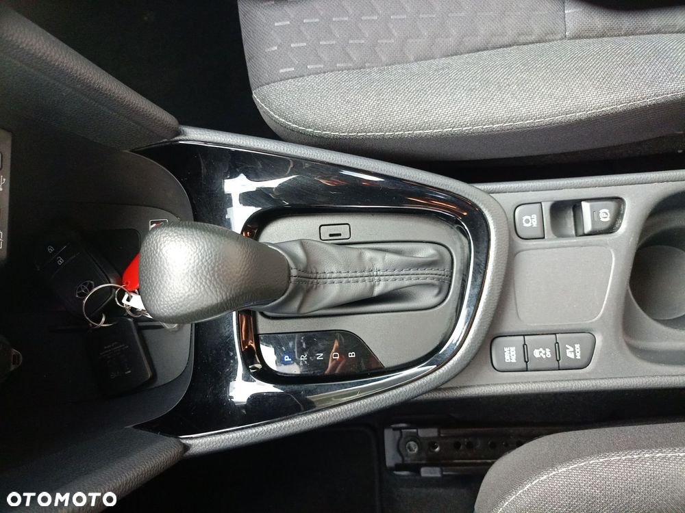 Toyota Yaris Cross Hybrid 1.5 Style - 17