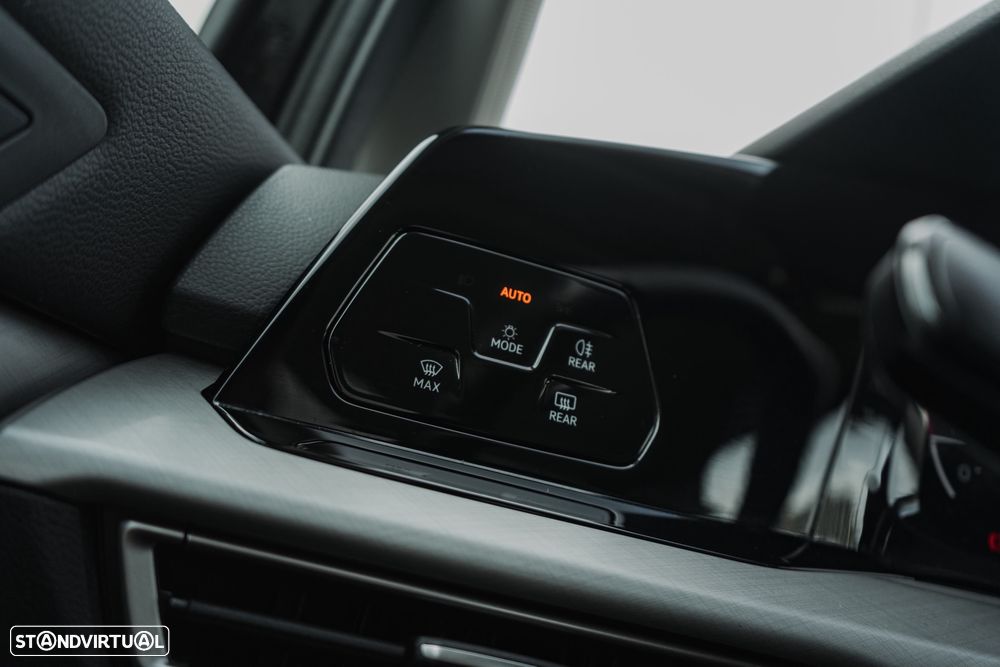 VW Golf 1.5 eTSI Style DSG - 36