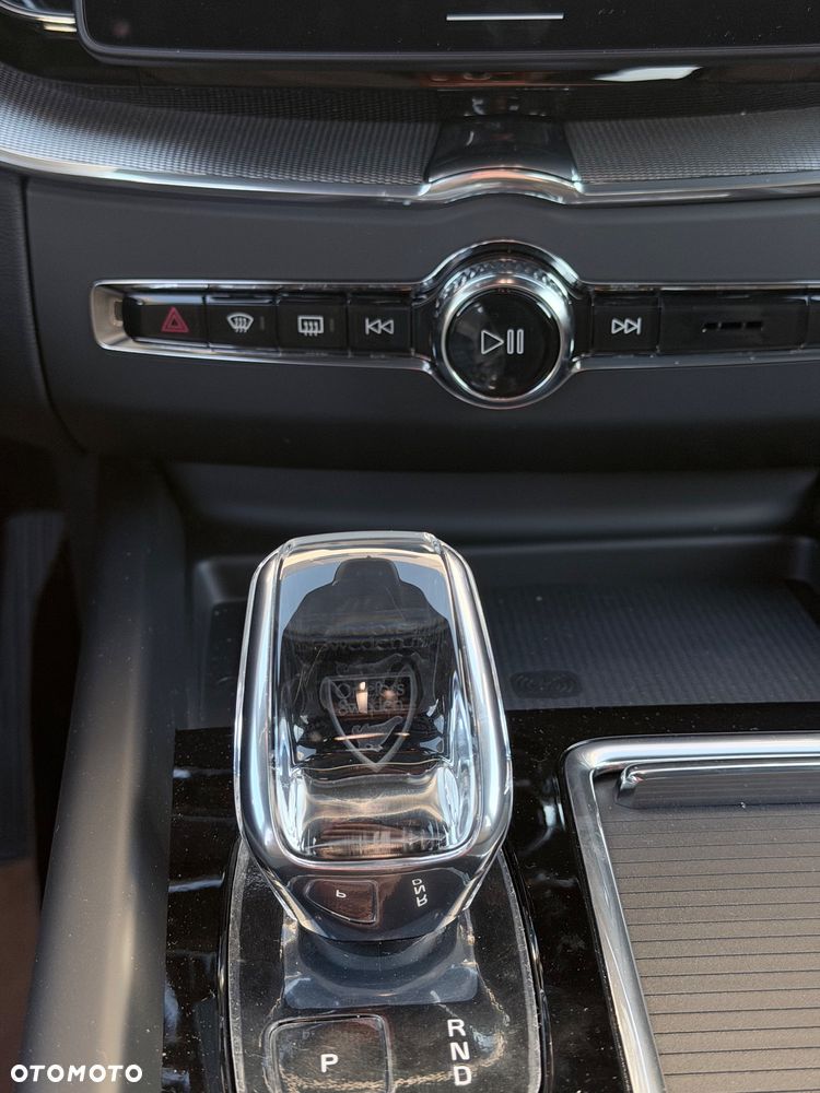 Volvo XC 60 B5 B AWD Plus Black Edition - 22
