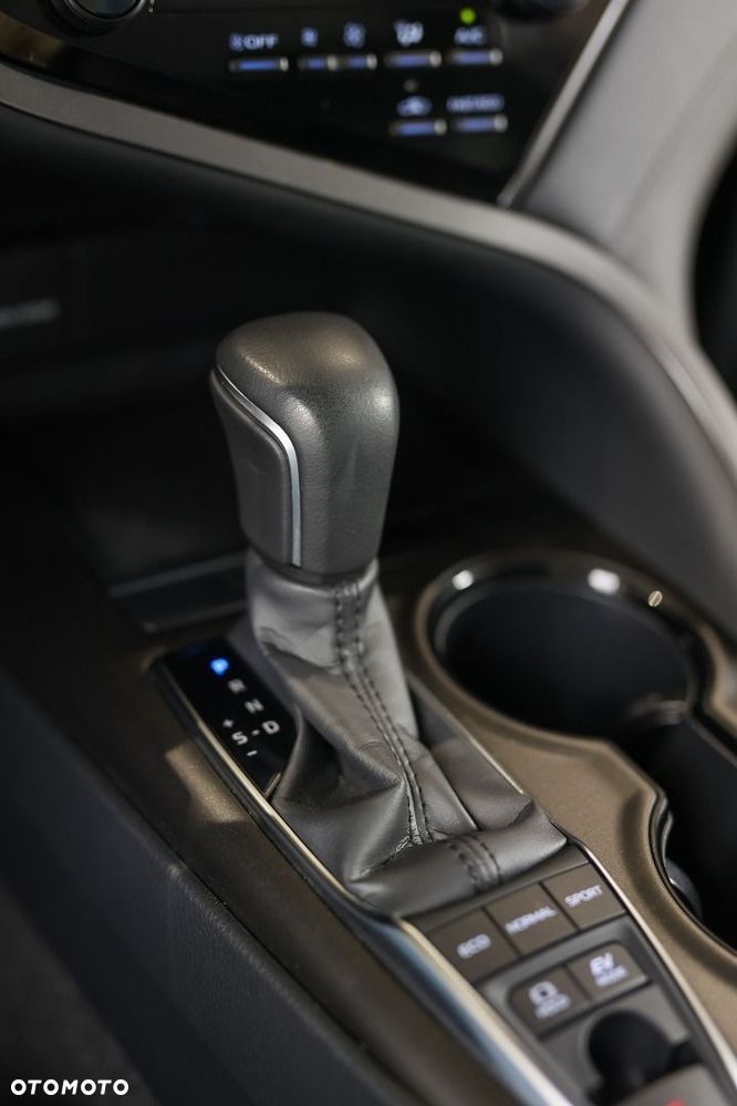 Toyota Camry - 15
