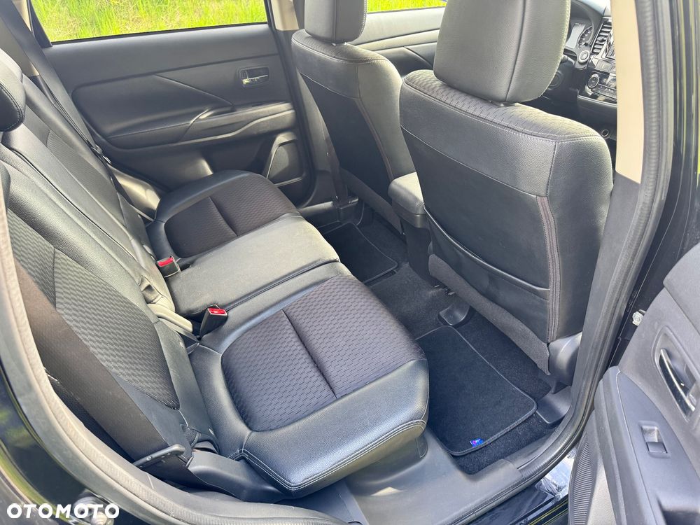 Mitsubishi Outlander 2.2 DI-D 4WD Intense - 15