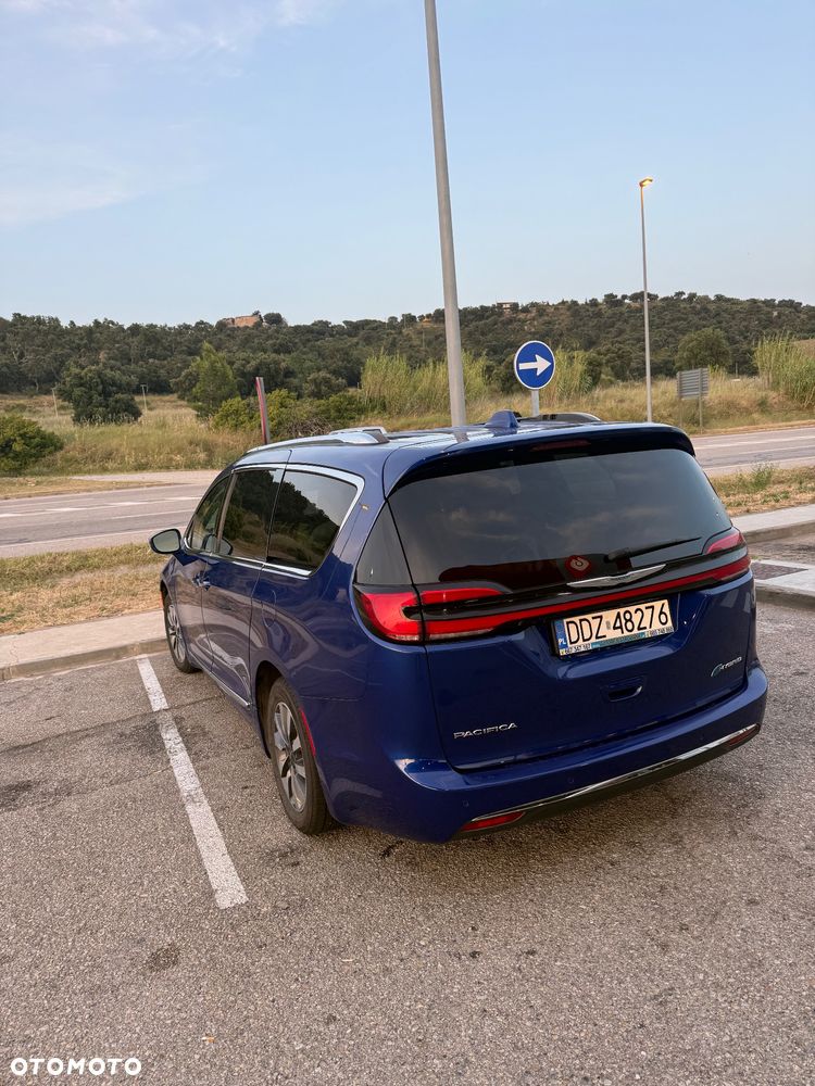 Chrysler Pacifica - 11