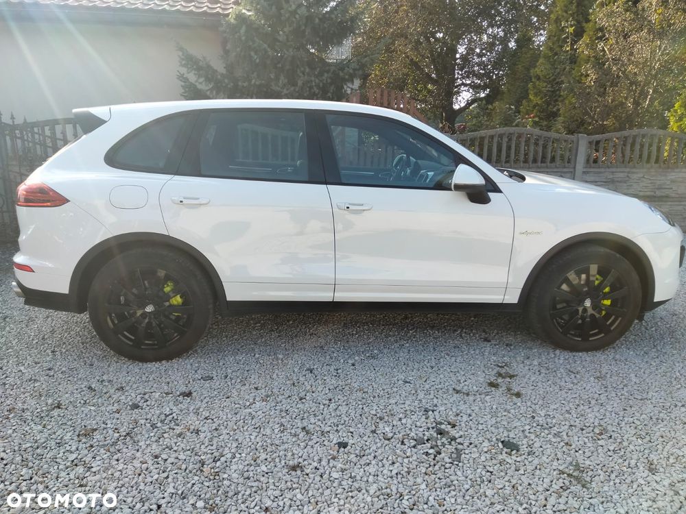 Porsche Cayenne - 4